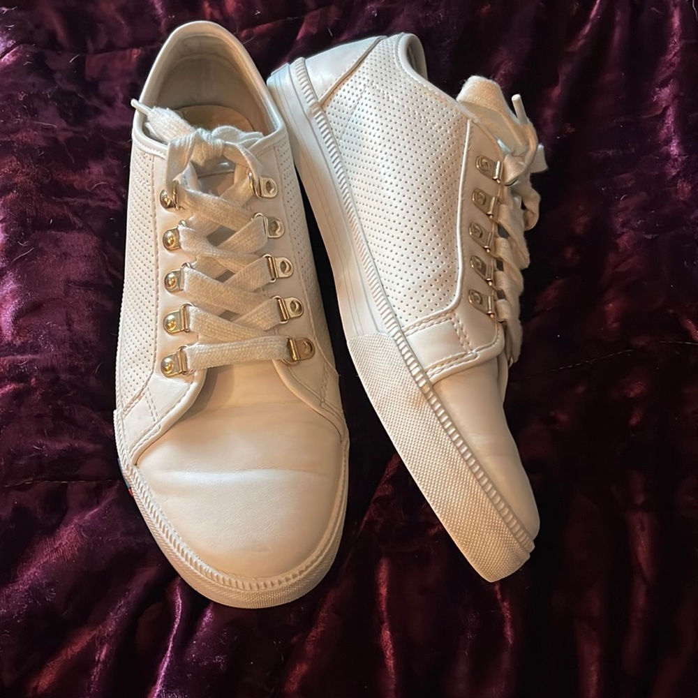 Tommy Hilfiger white sneakers light scuffing shown in pictures, size 7.5